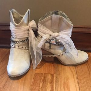 Not rated glam country boots